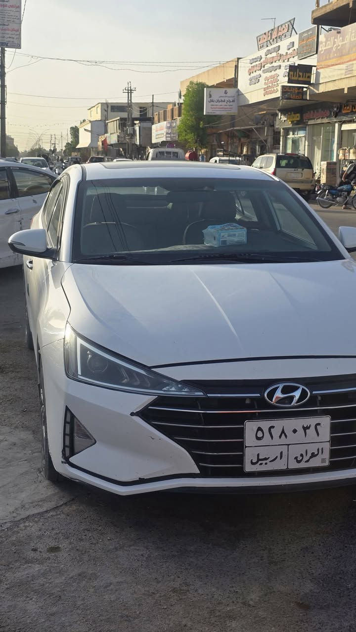 سلام عليكم 
لا تعبني ولا اتعبك السونار موجود ضمن الصور 
والشراي بي خير ويدلل 
النترا 2019 خليجي 
تايرات جدد ستوني شادهن سبوعين 
تبريد ثلج امامي وخلفي 
محرك 2000 دوش
السياره حلوه وكاعده 
135 وبيهه مجال بسيط 
وهم تعال وتدلل🥰
*********** 
العنوان النجف كوفه
