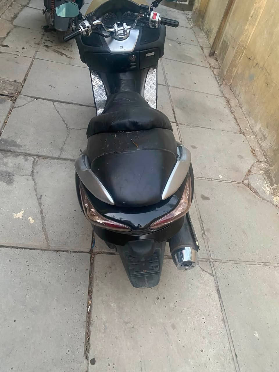 فورزا للبيع ٠٨ السعر ٦٥٠ ألف وبيها مجال
تايرات جدد و مكينة نظيفة والاوراق كاملة 
الاتصال ***********  العنوان بغداد الزعفرانية
