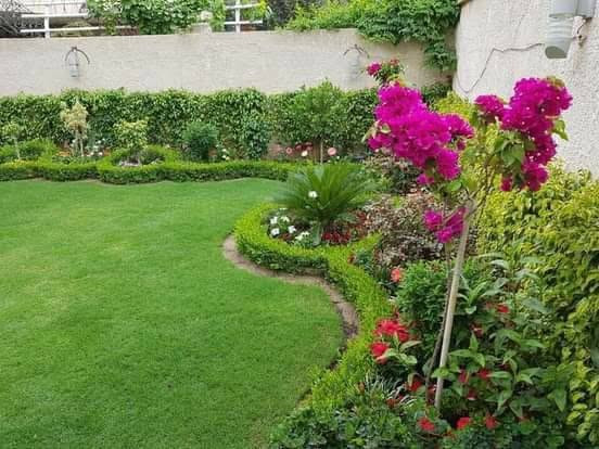 السلام عليكم يوجد فلاح تنضيف حدائق وتجهيزات كامله ارجو من الاخوه رفع المنشور مع تحياتي إلى مدير الاكروب *********** يوجد واتساب

