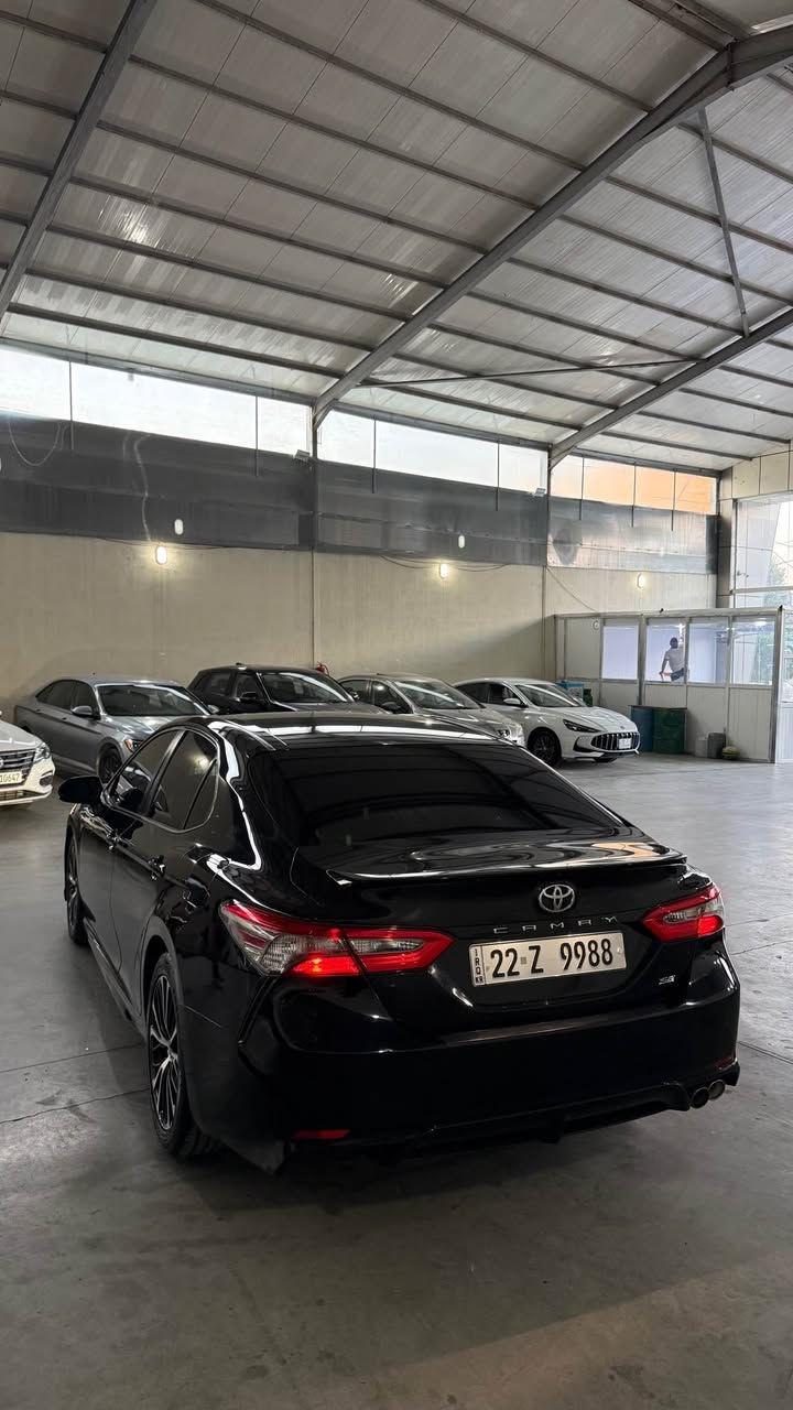 Toyota Camry 2018 
Se 
٢ پارچەو نیوی بۆیاخە جەمپەکی خەفیفی پێشەوەو دواوەی هەیە 
نمونە لە جوانی رەقەموو سەنەوی نویە هەموو گیانی بەشەرتە
*********** سوران, أربيل
