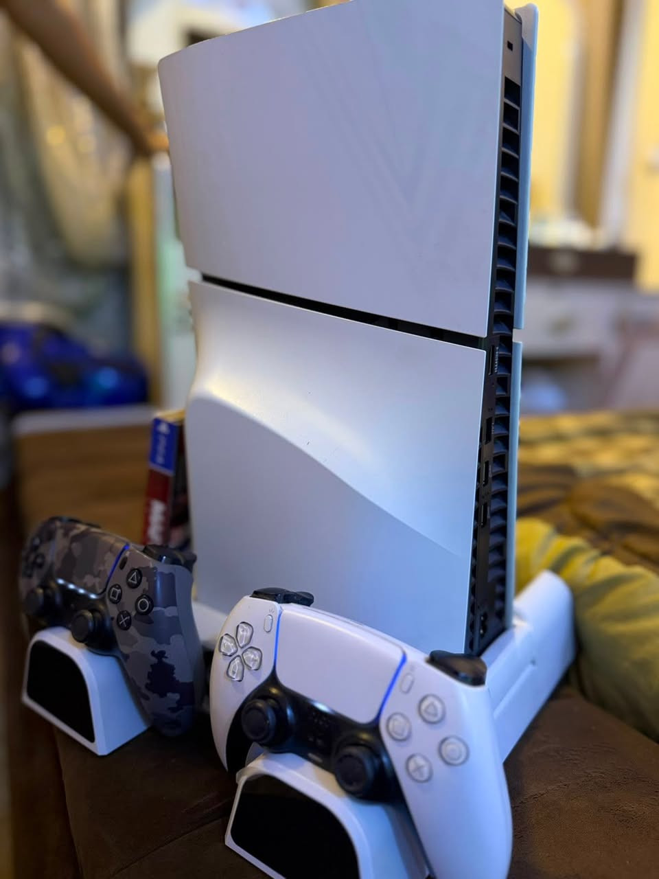 للبيع PS5 Slim إصدار أمريكي 1 تيرا

الجهاز نضيف جداً واستخدام نظيف، بدون فتح أو تصليح.

يجي وياه:

- 4 أقراص: Mafia 1 + Mafia 2 + Mafia 3 + FC25
- جوستك أصلي ويا الجهاز
- جوستك إضافي أصلي Bundle عسكري، مشتريه بـ100 ألف
- قاعدة تبريد
- شحن جوستكات
- حاملة أقراص
- جميع الكيبلات الأصلية: تشغيل، Power، HDMI

يعني الجهاز يجي  ويا جوستكين أصليات وجميع الملحقات.

السعر كامل: 875 ألف، وبية مجال بسيط 
المكان: بغداد
للاستفسار: ***********
