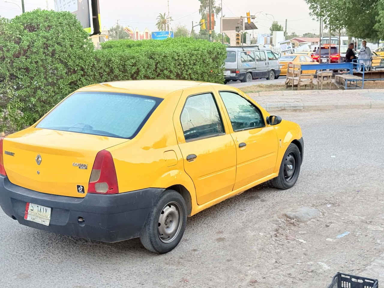 السلام عليكم لبيع رينو لوكان موديل 2010باور محرك كير نضيفات تبريد ثلج مصفره وغرمات تحويل مباشر السعر 31وبيه مجال لشراي العنوان السماوه قضاء السوير الرقم الاستفسار ***********
