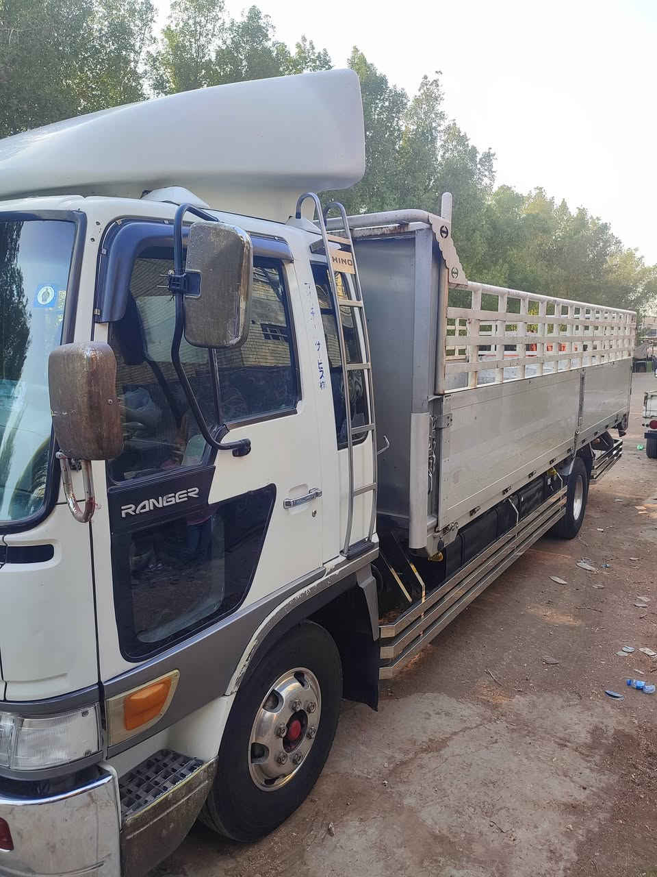 السلام عليكم هينو نكر موديل 97محرك80 عادي خطين سنويه 2031 سياره مكفوله رقم بصره العنوان بغداد رئاسه العبيدي رقم الهاتف ***********
