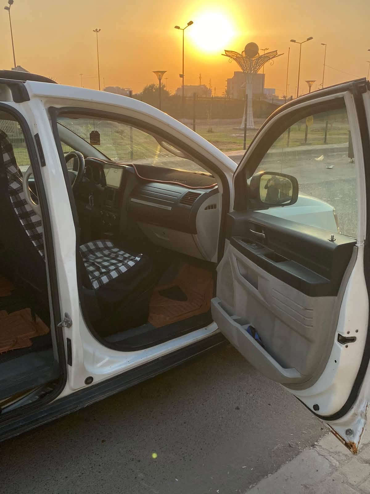السلام عليكم ((  مكلف بالنشر مكلف بالنشر )) 
للبيع سيارة دوج كرفان موديل 2008 
السعر  90 ورقه وبيها مجال العنوان بغداد مدينة الصدر قطاع 57 
راعي السيارة هذه رقمه 
‭***********
