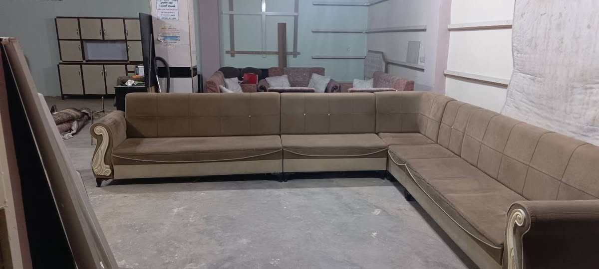 سلام عليكم 

ديوان 10 نفرات نظيف سعره 125 

مكان خانقين بختياري مجاور المختبر 

***********
