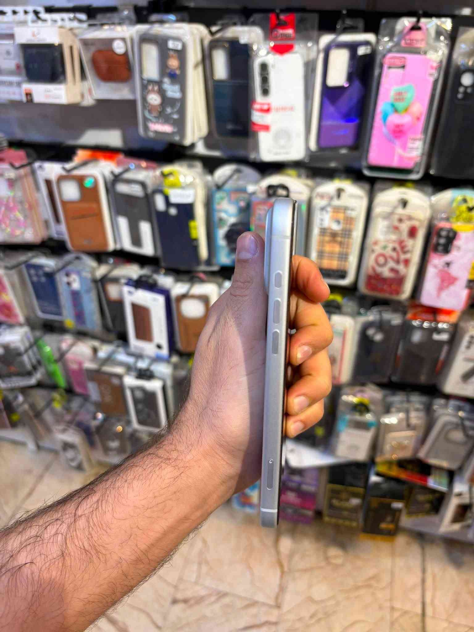 السلام عليكم
Iphone 17 pro max 256GB
نظافة ‎%‎
بطارية 100 مشحون 22 مرة
مستعمل شهر واحد فقط
مكفول من التصليح ومن أي خلل
عربي شرق أوسط ضمان ماستر
مع باكيت وكيبل أصلي
السعر مليون و800 قفل
مكاني بغداد العامرية
***********
