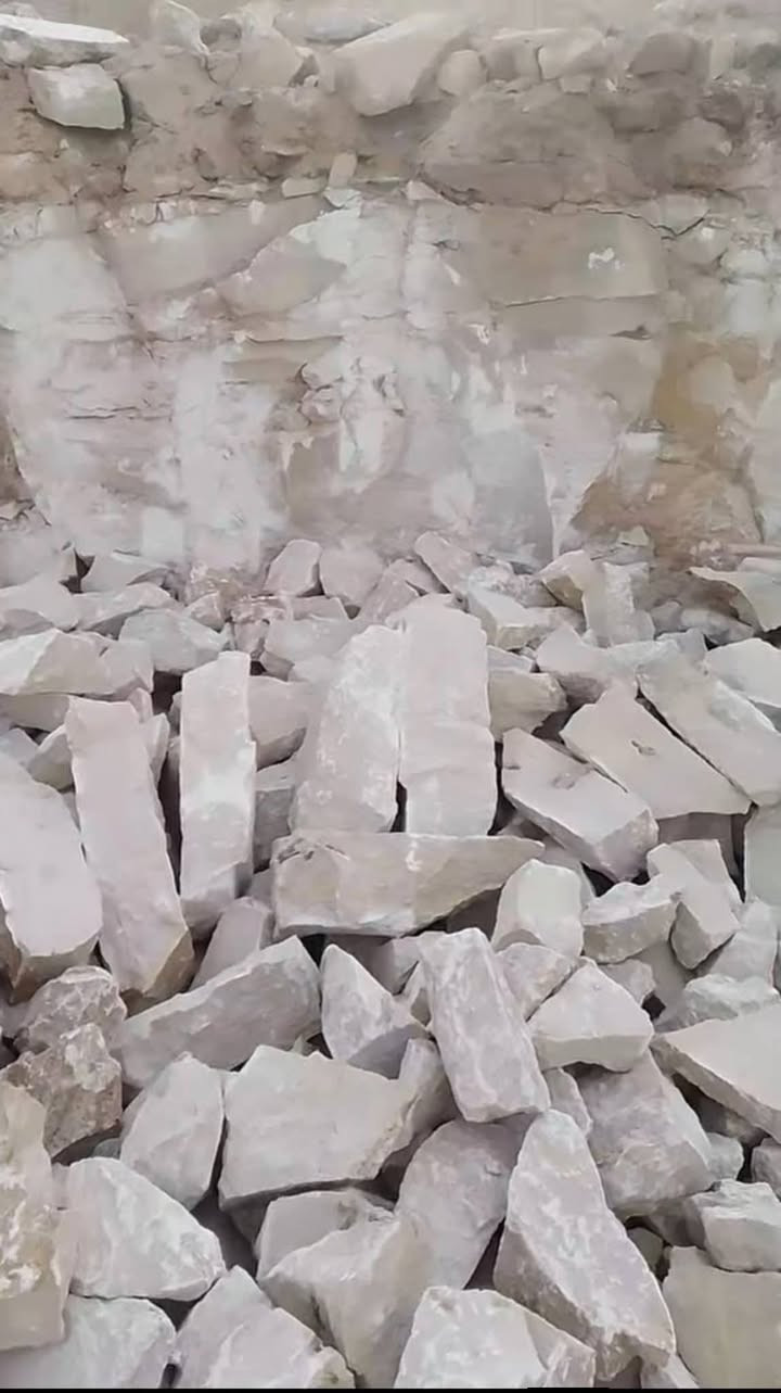 اخوان السلام عليكم يوجد عندنا حجر درجه اولى***********
