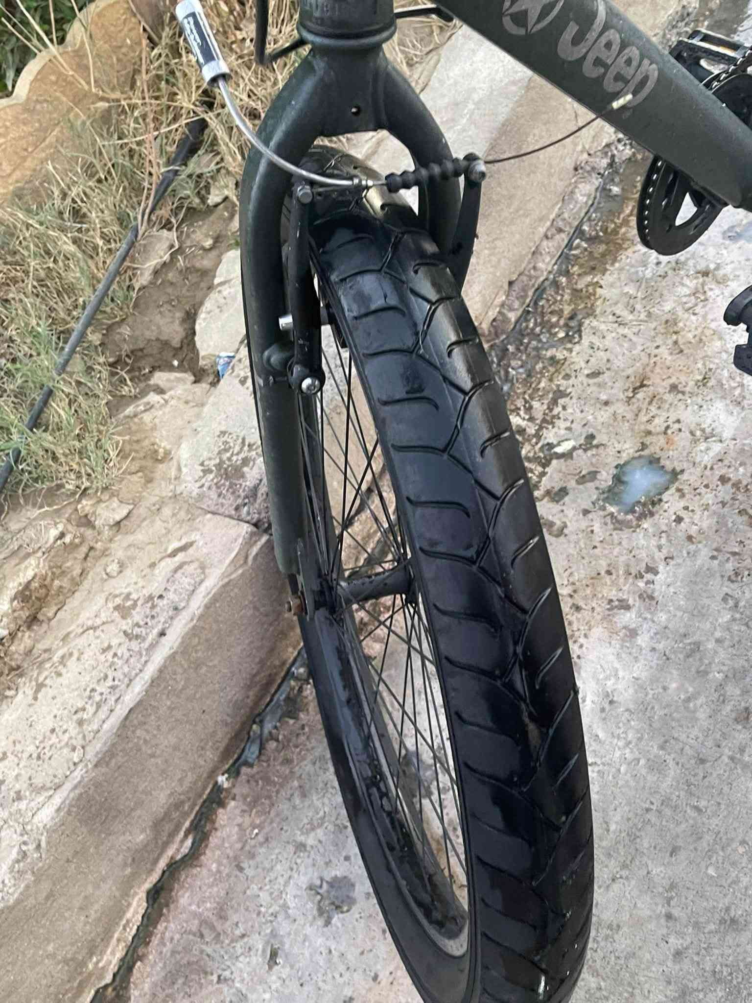 السلام عليكم بايسكل جيب الأصلي نضافه ١٠٠ بل ١٠٠ شرط صبغ حراري السعر ١٧٥ وبي مجال الرقم ***********
