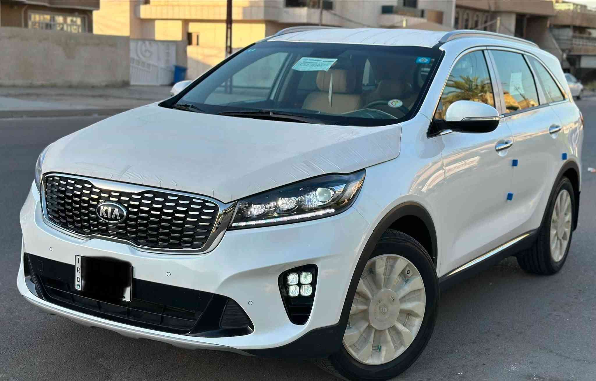 السلام عليكم
للبيع كيا سورنتو ( قطعه نادره ) سياره على جديده جدا كفاله عامه بدون صبغ او تبديل حتى دعاميات مالتها بلادي مكفول 

موديل 2019 السياره

مواصفات الشركه الدوليه العراقيه بعدها ع وضع شركه كتلوكات فابلون وكبات شركه بيها 

محرك سته سلندر حجم 3500 سبعه راكب ثلاث قطع تبريد تحكم ستيرن جهتين بصمه تشغيل وابواب اناره ترحيب داخليه وخارجيه كراسي كهرباء لد امامي خلفي كامرا خلفيه  جنطه كهرباء حساسات اماميه وخلفيه ويل نيكل شاحن وايرليس مع العلم سياره وضع شركه مكفول 

ماشيه 29 الف فقط  
للعلم سياره ع ايدي ماخذها  محافظ عليها جدا نضيفه 
 السياره سبير منازل 

رقم بغداد الجديد دولي سنويه مجدده هزه جديده 

سعرها ع رقم تصل ودلل 
***********
اخوان رجاءا شراي جناي يتصل مو شراي ارفع منشور بكلمه يالله
