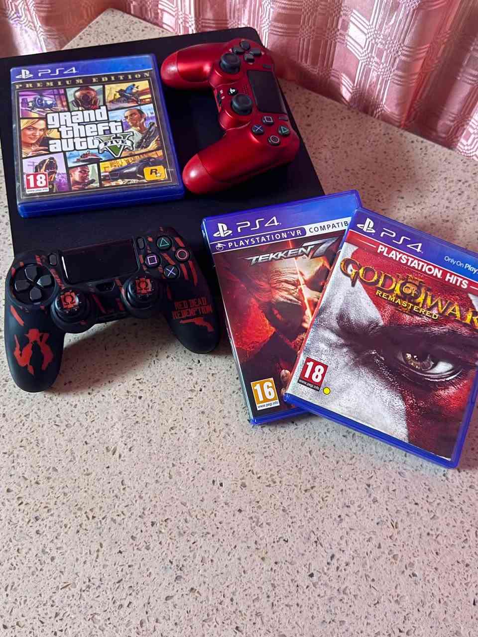 🎮 PlayStation 4 Slim 500GB للبيع 🔥

السلام عليكم الجهاز نظيف ومحافظ عليه، ويجي وياه كل ملحقاته 👌

المحتويات:
• PS4 Slim 500GB
• جوستك عدد اثنين 
• جلاد واحد 
• Grand Theft Auto V
• Tekken 7
• God of War Remastered 3
• جميع الملحقات الأصلية كاملة 

325,000 دينار و بي مجال 
 📩 رقم التواصل *********** و مراسلة خاص
