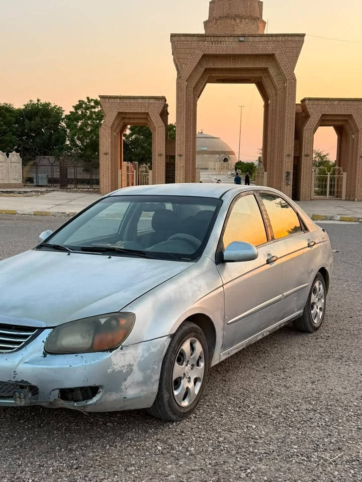 سبكترا 2009
تخم تاير 
باتري جديد 
محرك 2000 جديد
السيارة كدام العين تجي تفحص وتقتنع
السياره حبل 
السعر 35بي مجال قليل
للتواصل الاتصال
***********-***********
