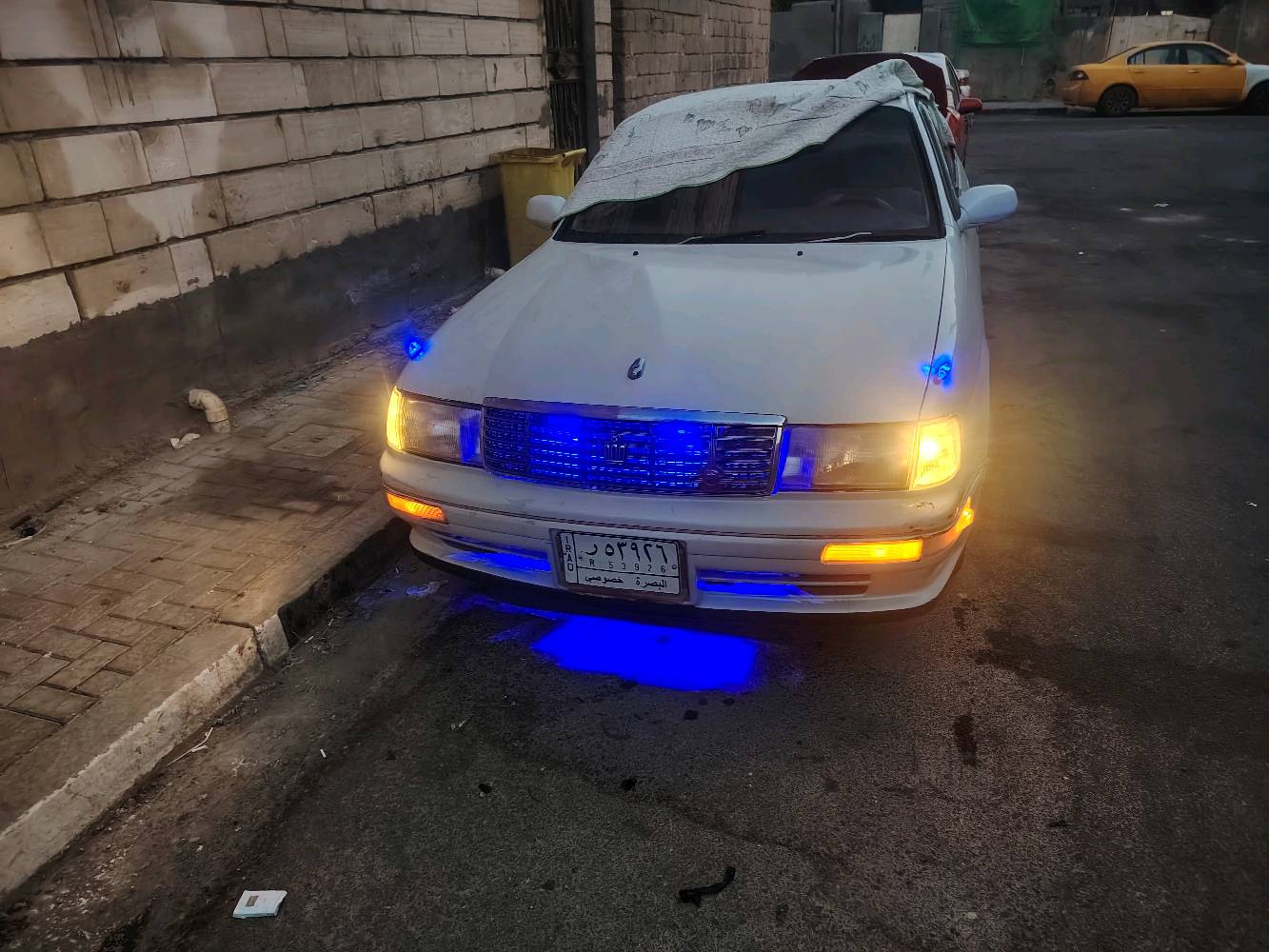 سلام عليكم كراون بطه فصل  لون لؤلؤي موديل 93 كير مكينه جدد تبريدهه عوزه بس بوريات كبريسر شغال  بديهه حلوو سنويتهه مامنتهيه  كهربائيات كلهه شغاله حداده نعمه من الله سعر45 وبيه مجال
+964 771 828 3298
ممكن تذكر شنو الفئة/الموديل الكامل للكرون بالضبط؟ يعني بطّه فصل شنو نوعها أو مواصفاتها؟: 
ماعدي معرفه بيهه 
وين موقع السيارة هسه؟ بأي محافظة/منطقة حتى المشتري يعرف يجي يشوفها؟: 
البصره القبله
هل السيارة بيها أي صرفيات أو عيوب ثانية غير الباوريات والكمبريسر، مثل بالماكينة أو القير أو الشاصي؟: 
بس هاذ بيهه
البيع نهائي لو بيه مجال للمساومة؟ وإذا تحب، شكد أقل سعر توصل له؟: 
40وبيه 