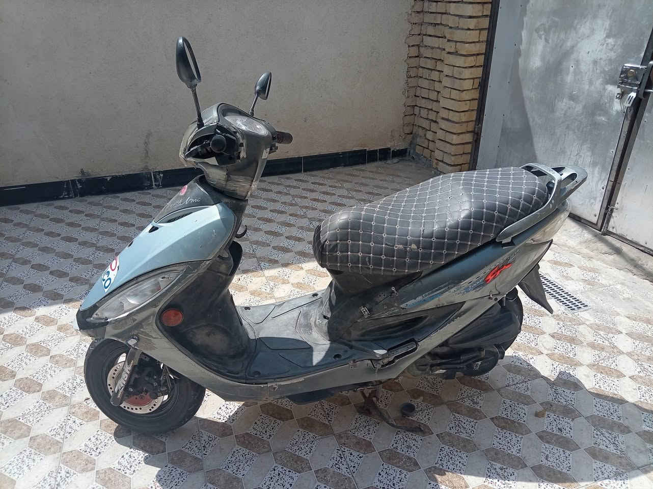جي 4 دراجة حلوه وجاهزه ما مفتوحه الف ما تحط عليه مكانه ناصريه مركز السعر ٣٥٠ بيه مجال قليل ***********
