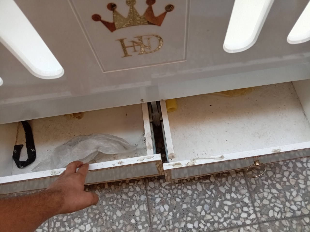 السلام عليكم جرباية طفل للبيع تركيه
مكاني بغداد 
رقمي ***********
