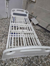 سرير طبي • ٥ حركات