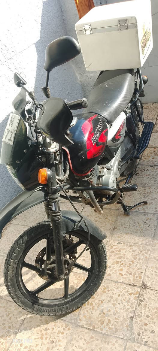 دراجه بوكسر مرقمه نظيفه وباسمي للبيع ***********
