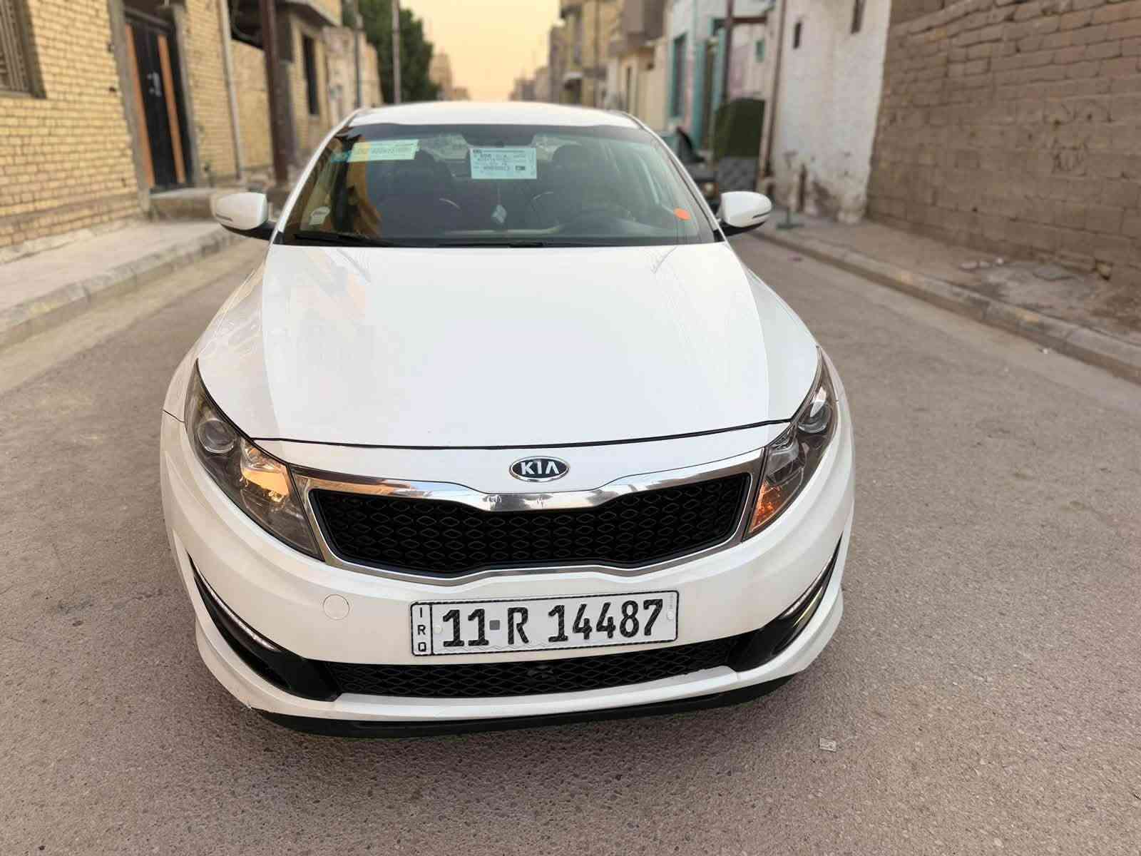 السلام عليكم كيا أوبتما وارد كوري موديل ٢٠١٣ رقم بغداد دولي بسم ولد بل الناصرية كفاله عامه ضربه وصبغ وتبديل وفتح شرط الفص سياره جديده وجاهز كير ومكينه وحداديه وتبريد تدفىه أربع تايرات جديدات مواصفات شاشه وكامراتحكم استيرن حساس خلفي أشاره بلمري مرايات شفط لد امامي وخلفي بلاجكتور تبريد خلفي ٥ ويل كب بلاد لايت زنون مكينه ٢٠٠٠ شرط الفحص سياره بل العافيه عل الياخذه دواخل جدد ترايه كلش حلو السعر ١١٥مكان السياره الناصرية التصال ***********
