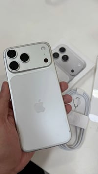آيفون ١٧ برو ماكس • ٢٥٦ • بطارية ١٠٠٪