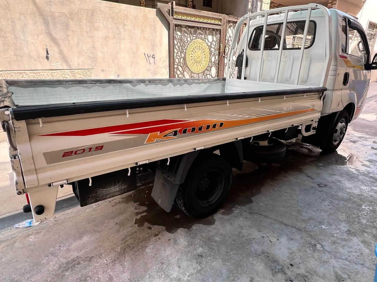 السلام عليكم من رخصة صاحب الكروب كيا فحل 4000 موديل 2019 مكفوله كفاله عامه ماشية 74 الف بغداد الكريعات السعر 143 بيه مجال حك الجيه ***********
