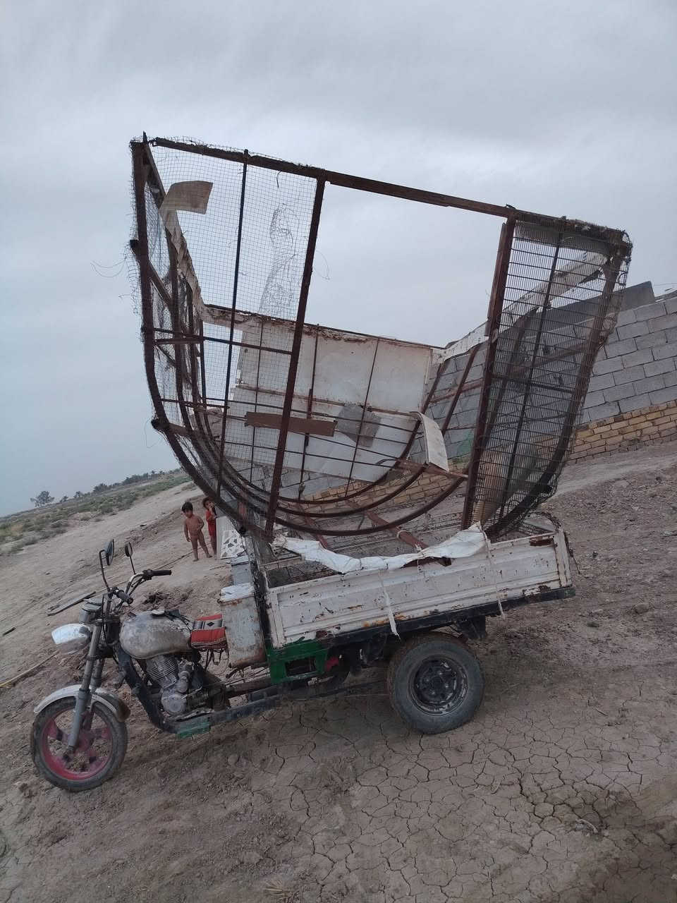 بيت طيور • حديد ثقيل • ٣٫٥×١٫٧٥م