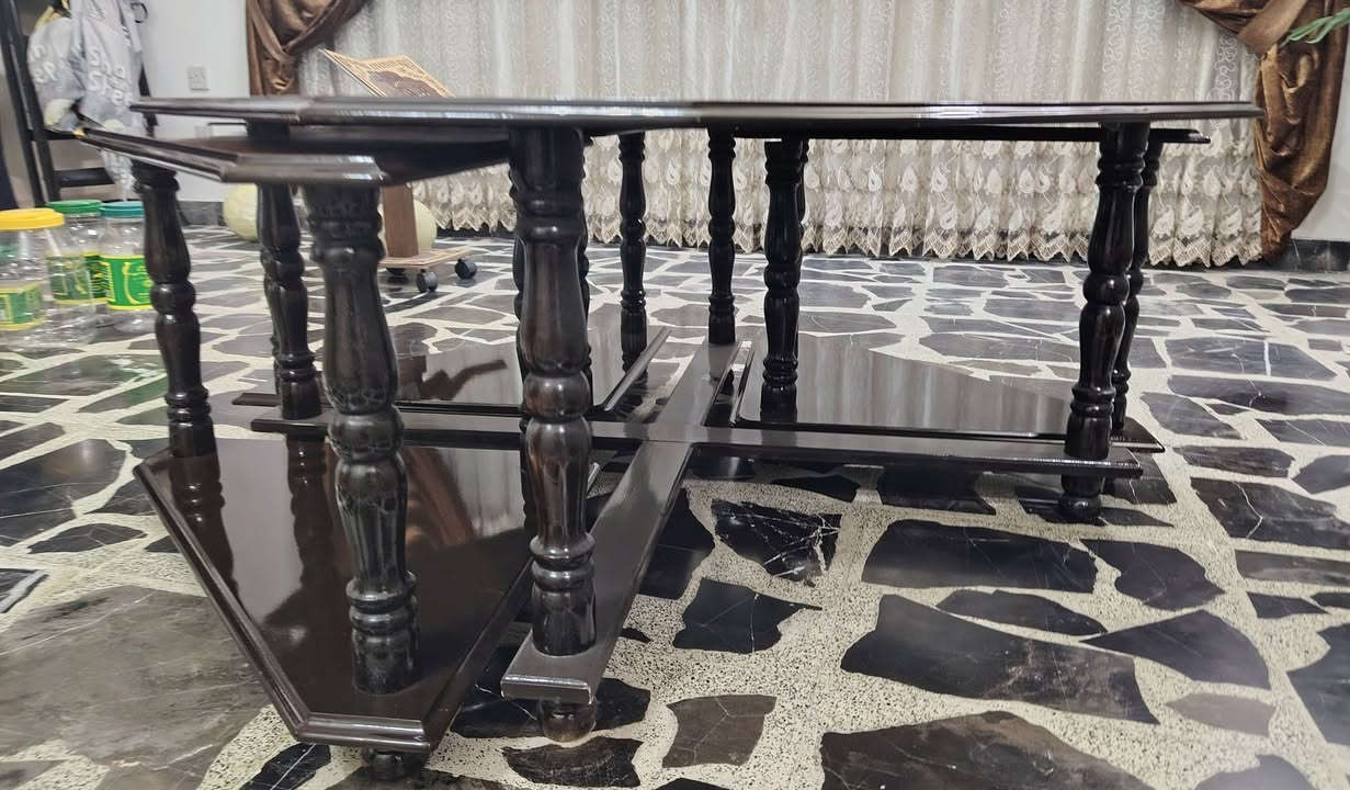 ميز وسطي • طبلات خشب • حي المالية