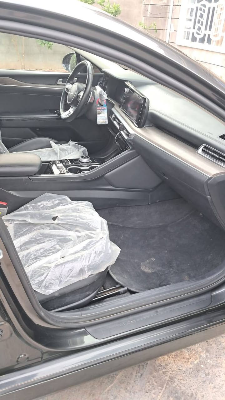 للبيع كيا كي فايف هايبرد وارد كوري فول مواصفات عدى فتحة السقف موديل ٢٣ رقم بغداد وهذا رقمي ***********
