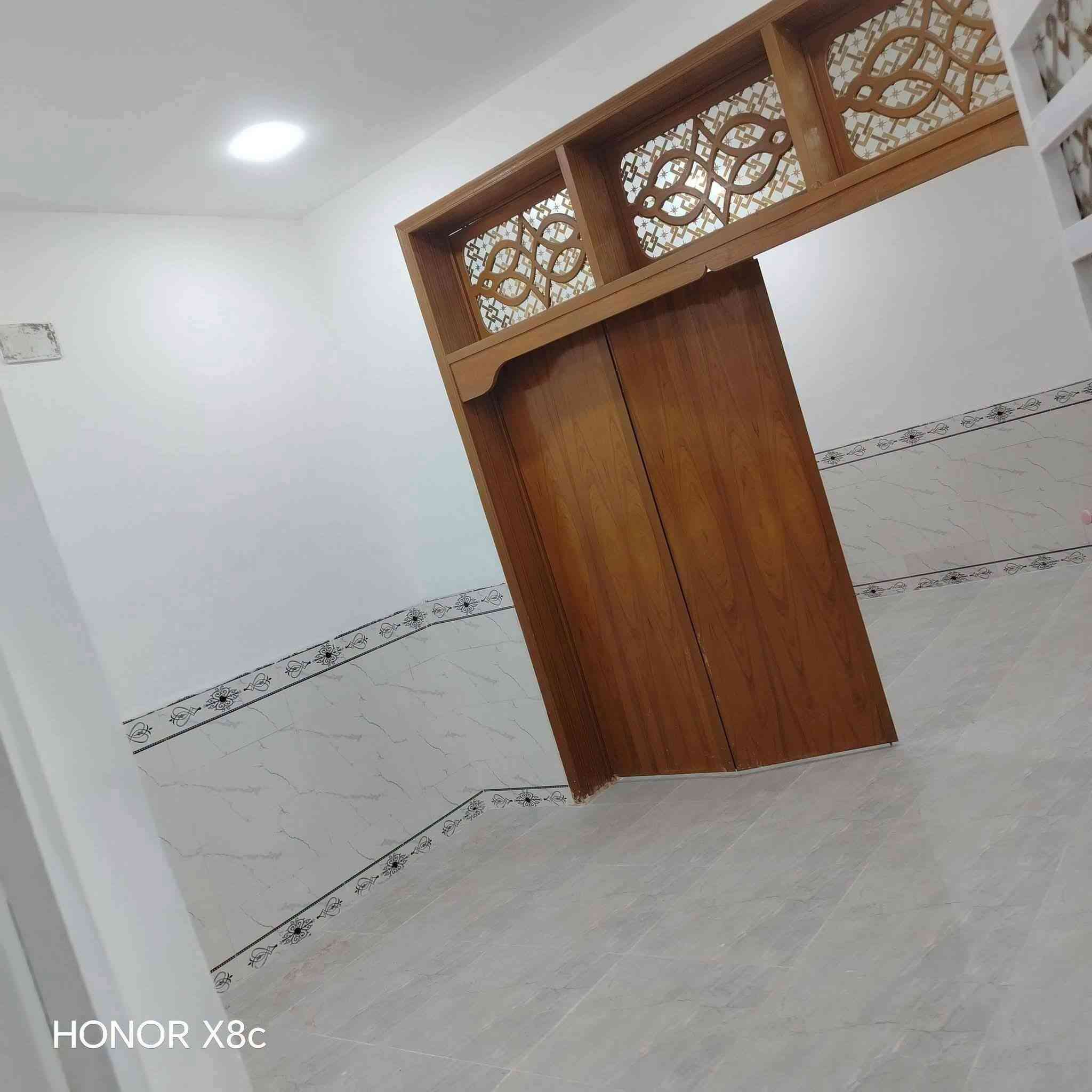 ١٠٠م للبيع مقابيل جسر الشهداء
***********...... *********** 

ماء وكهرباء واتبليط الحد باب بيت طابو زرعي سند 25 بناء طابوك جمهوري صب كونكريت سيراميك بورسلين ثقيل

السعر خاص

للاستفسار واتساب أو خاص

***********
