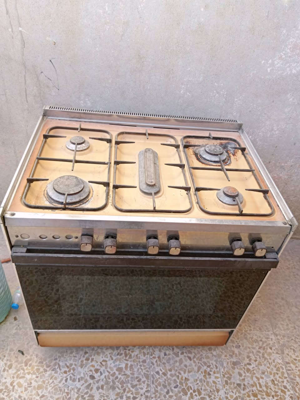 غراض للبيع للاستفسار اتصال على ارقم ***********
