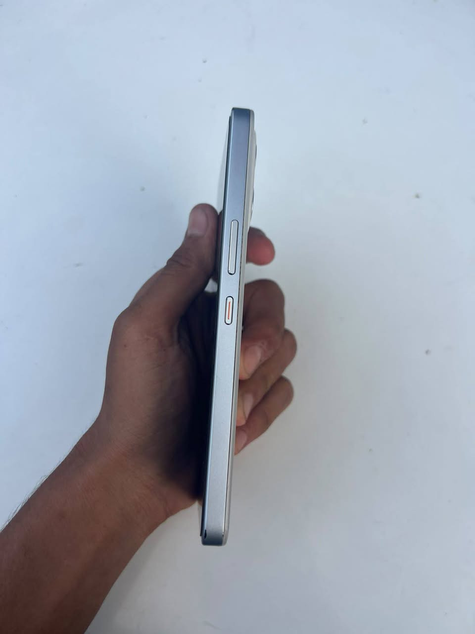 .
الجهاز: Tecno Pova 7 5G الترا 
الذاكرة والرام: مساحة تخزين 256  جيجابايت للأداء السريع والناعم.
المعالج: معالج MediaTek Dimensity 7300 القوي، يقاتل بالألعاب ويدعم شبكات الـ 5G.
البطارية: بطارية ضخمة جداً تكفيك وتزيد، وتدعم الشحن السريع. الجهاز لا مفتوح ولا مبدل بي قطعة ولا داخل صيانة 
الجهاز بي خدوش قليلة بل شاصي ولا بي اي قطر بل شاشة 
السعر 350 قفل مكاني بغداد حي النصر
***********
