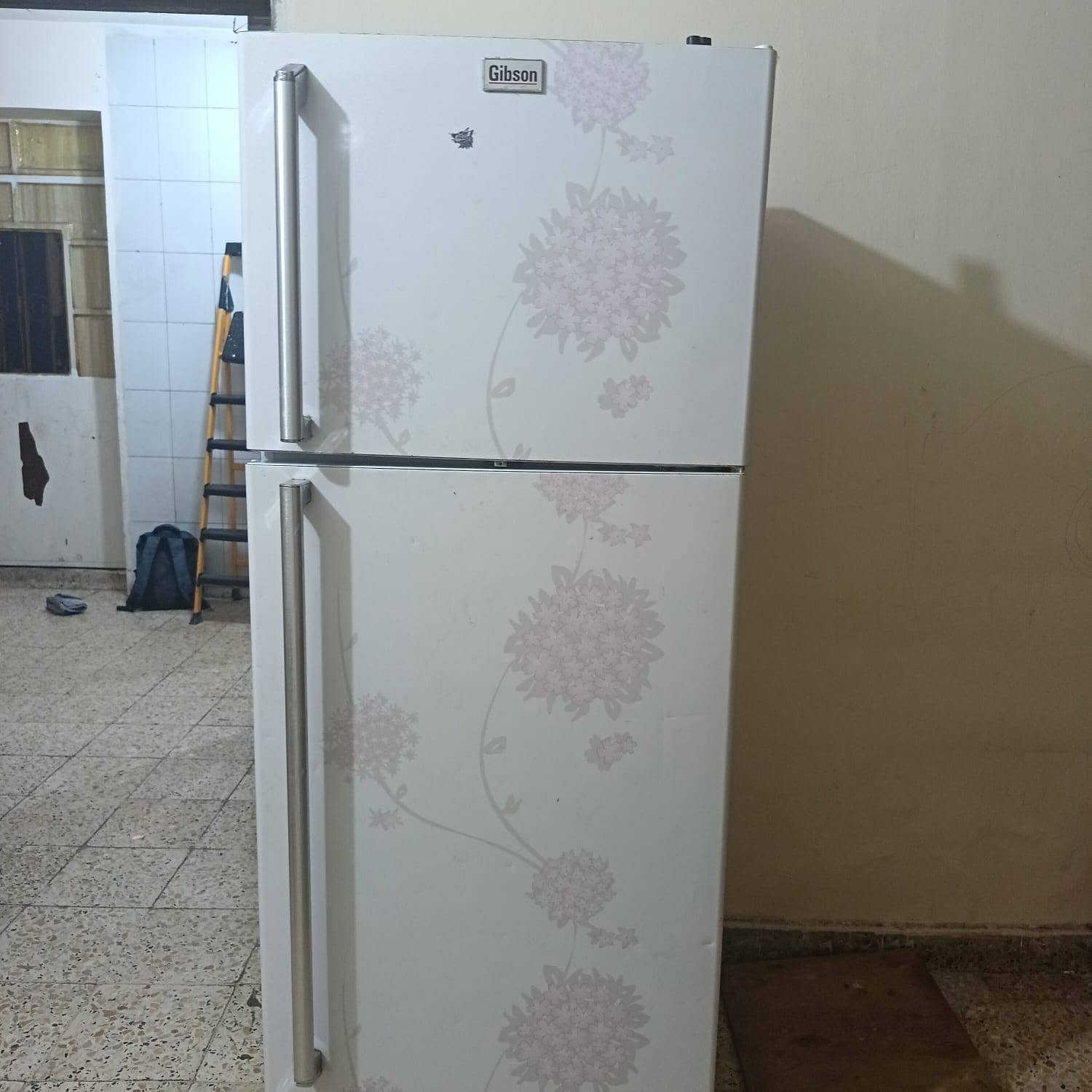 السلام عليكم
ثلجه جدسون للبيع جديد مامستعمله ههواي عارضه ب 300الف بيه مجال مكاني الأمين رقم التلفون ***********

