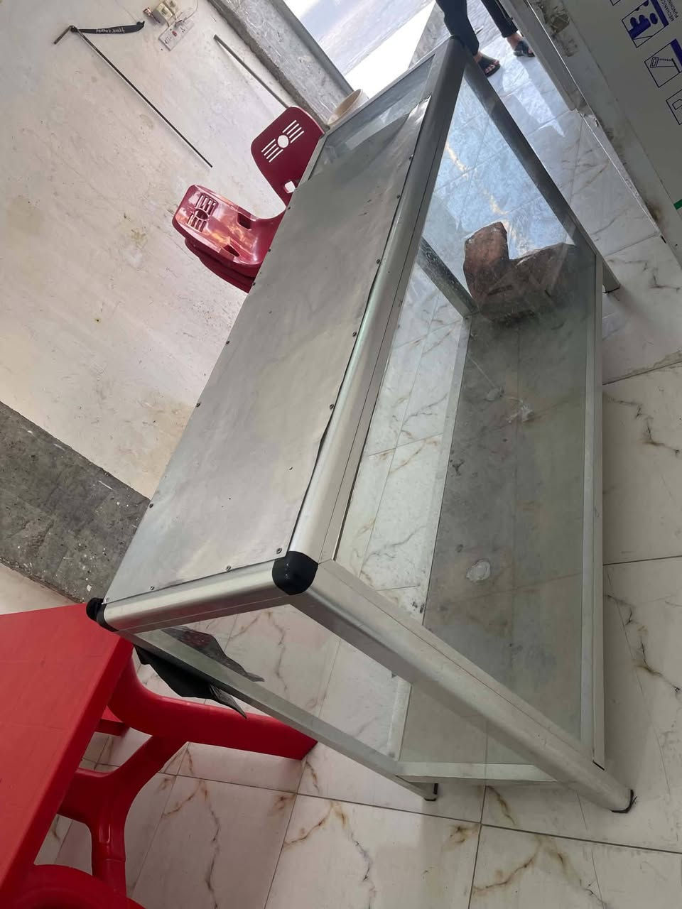 اغراض مطعم للبيع الاتصال على هذا الرقم ***********

