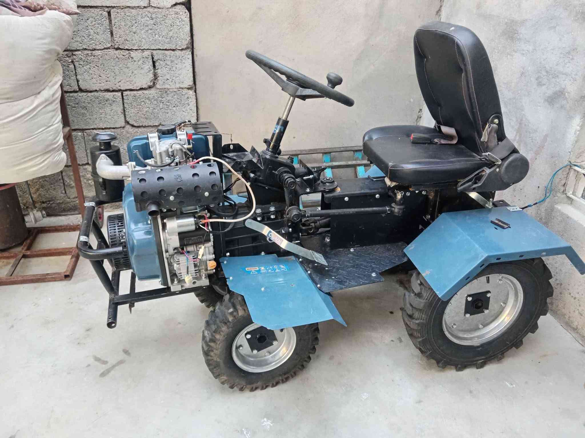 تراکتۆری ناوباغ 13ئەسپی مارکەی BMWدەبڵ ئەکسل  ڕۆتەروگاسنی خەتی لەگەڵە زۆر کەم ئیشی کردوە نرخی 13گەڵاو کەمێک مەجال لەقەڵادزێم *********** بشدار, السليمانية
