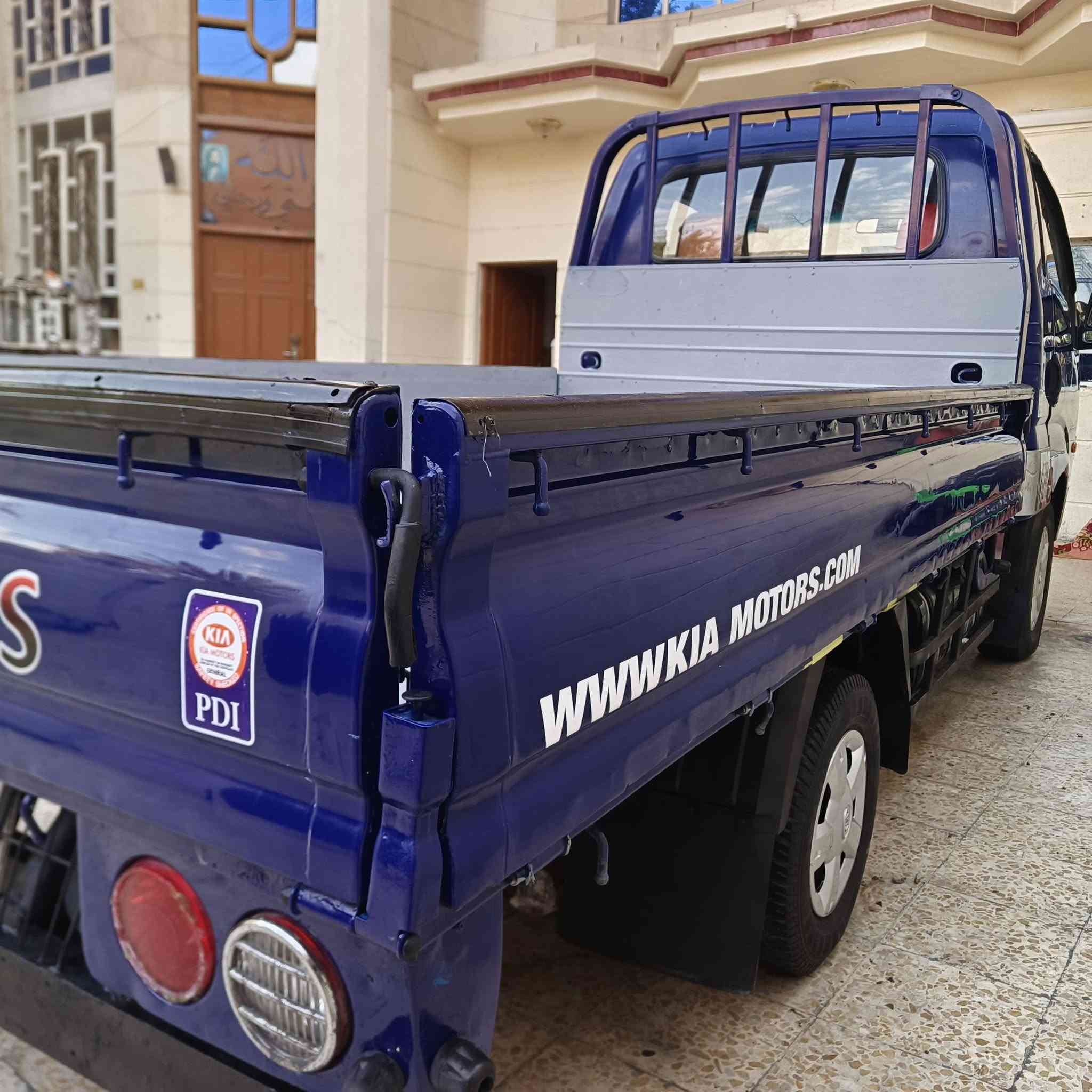 كيا بنكو موديل 7 محرك 3000 مفتوح
مكفولة من ضربة وكص وتبديل صبغ مكانات بصيطة اثر جراد
محرك كير اكسن مكفول
شاصي مكفول 
حدادية جديدة 
تخم تاير امامي خلفي جدد 
جاهزة من كل النواحي 
رقم بغداد انكليزي سنوية لغاية 30 تحويل مباشر 
السعر 80 وبي مجال 
مكاني بغداد مدينة الصدر 
رقم الهاتف ***********
