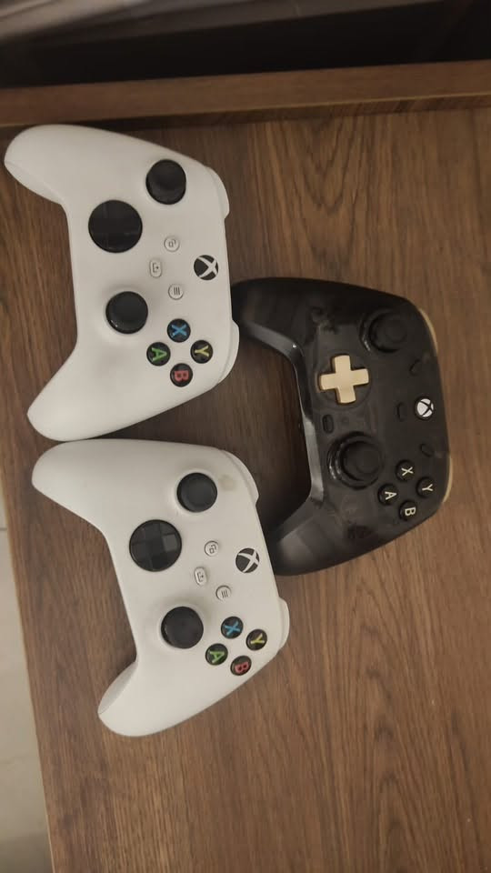 XBOX SERIS S للبيع
XBOX SERIES S 512 GB  للبيع 

اصدار 2023 ، الجهاز مفتوح على كد تنظيف فقط ، الجهاز ، محتوياتة : الكارتونة ، و ثلاث جوستكات  , جوستكات ثنين اصليات XBOX فقط درفت في الكير قابل للتصليح ، و جوستك Gamesir نظيف ما بيه أي خلل 

الجهاز يفيد لليريد يشغل GTA 6 و بسعر مناسب 

290 الف و بيه مجال بسيط  ، المكان بغداد حي الجهاد  للاستفسار  ***********
