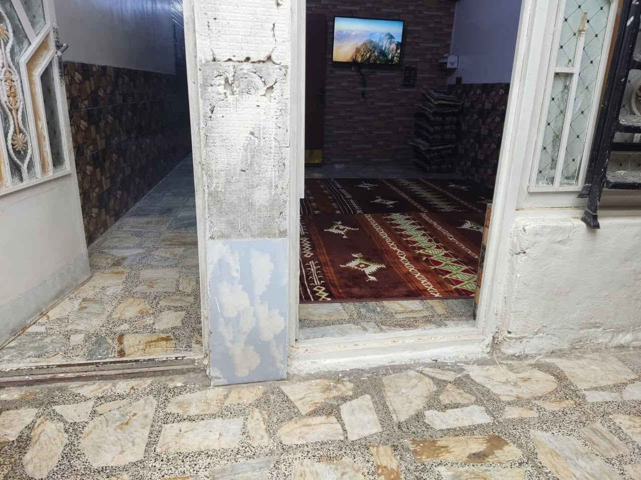 بيت للبيع قاط واحد
مساحة ٨٥ متر
٤متر ونص الواجهة
١٦ متر النزال
العنوان الكمالية البستان 
الاتصال على الرقم 
***********
