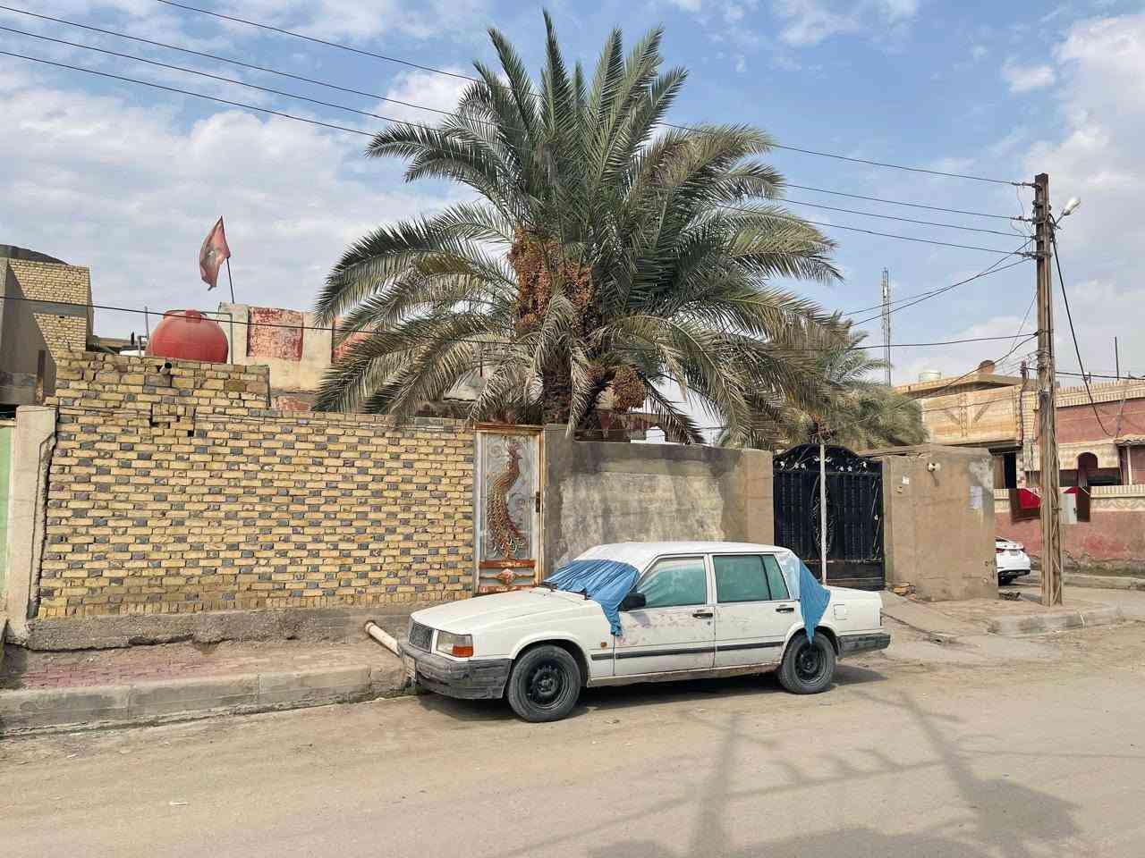 ام العصافير ركن • ٣٠٠م • قابل تقسيم
