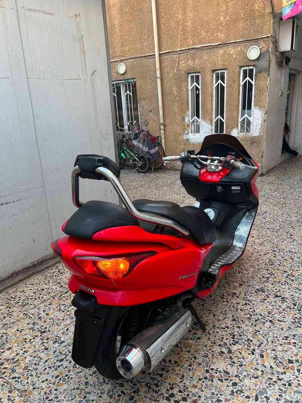 فورزه بصمه 0️⃣ 8️⃣ للبيع
دراجه كامله مابيهه نقص 
مكينه ناعمه كهربائيات شغاله 
تجوه عاليه نكره سلف مكاني بغداد
*********** السعر مليون وميه
