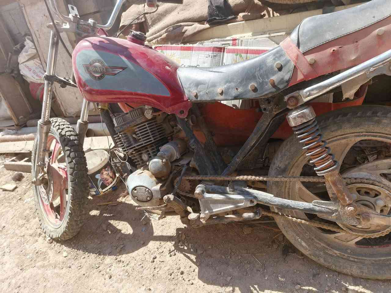 السلام عليكم تايموته للبيع عطلها لو عقل لو كهربائيات سعرها 125 وفيها مجال***********
