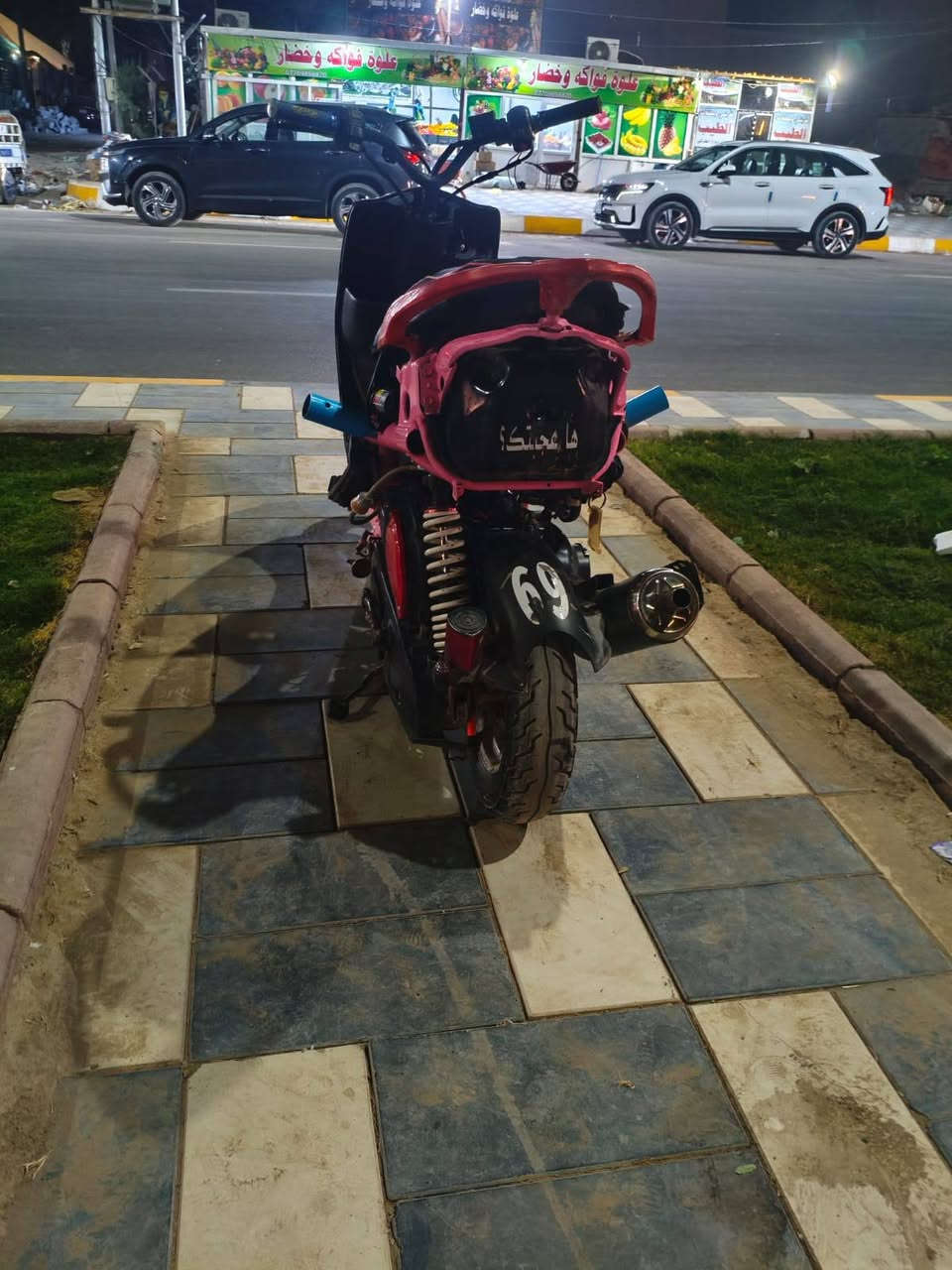 سلام عليكم شباب دراجه ماكس عدله كامله مكمله ما بيهه اي نقص دراجه مال لعب ما ذب عليهه ولا ربع بوشه 49ونضافه مثل ما واضح بصور سعر 350وبيهه مجال  
رقم *********** العنوان ديالى بعقوبه
