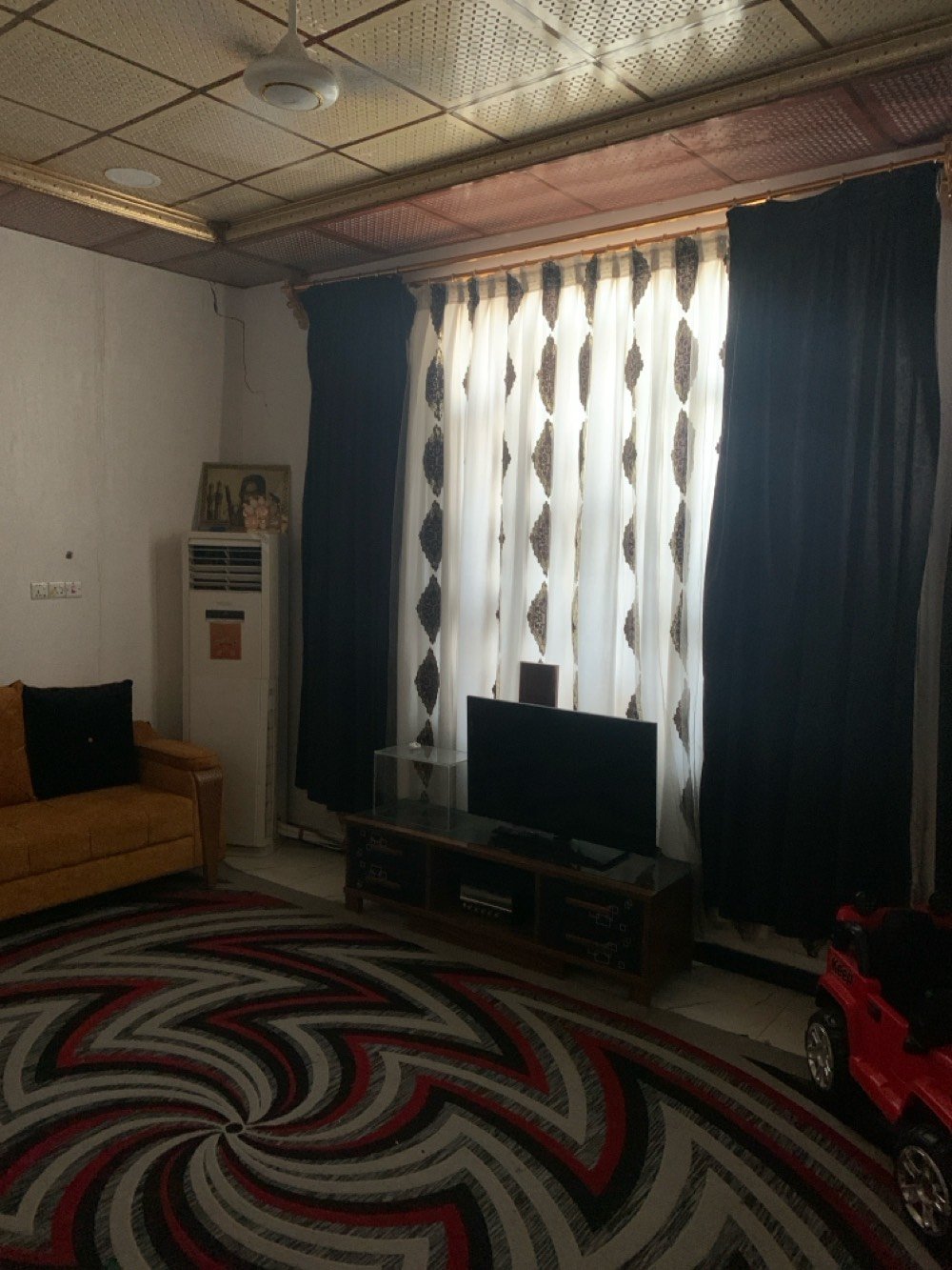 السلام عليكم 
بيت للبيع مساحه 165
يحتوي على غرفتين نوم 
حمام +تواليت 
تواليت خارجي كراج 
مطبخ 
صاله 
ديوانيه 
قابل للبناء طابق الثاني
المكان الجزيره باب الهوا شارع سيد لطيف المختار 
البيت كدامه ساحه لاتوجد بيت امامه 
بيع مستعجل لضروره  الحاجه
السعر 85 مليون  وقابل للتفاوض 

‭***********‬      ***********‬