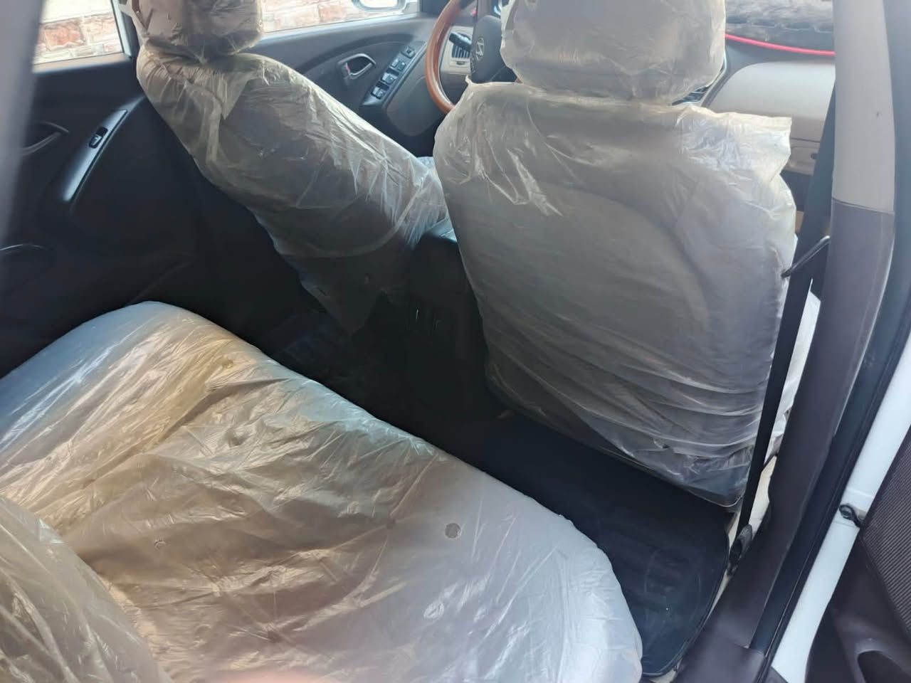 سلام عليكم توسان موديل ١٦ خليجي بيه جملق شويه بنيد مكان بغداد سعر ١٢٥ رقم ***********
