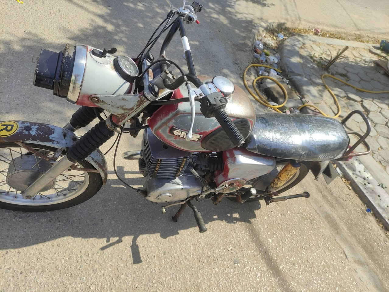سلام عليكم 81بلادي كله الماني حته لتايرات ماعده كاك لبانزين وعلايم لتانكي ولهورن.سايز 3 .شاصي چويه مال لحيم مابي شرط ماطور كله نضف من لصور اخوان رقم وسنويه ملاته لصليات اني داكه حاسبه بس بدون راعي مطابق حته رقم لمكينه سنويه ورقم اصليات مكاني بنجف 
*********** واتساب
