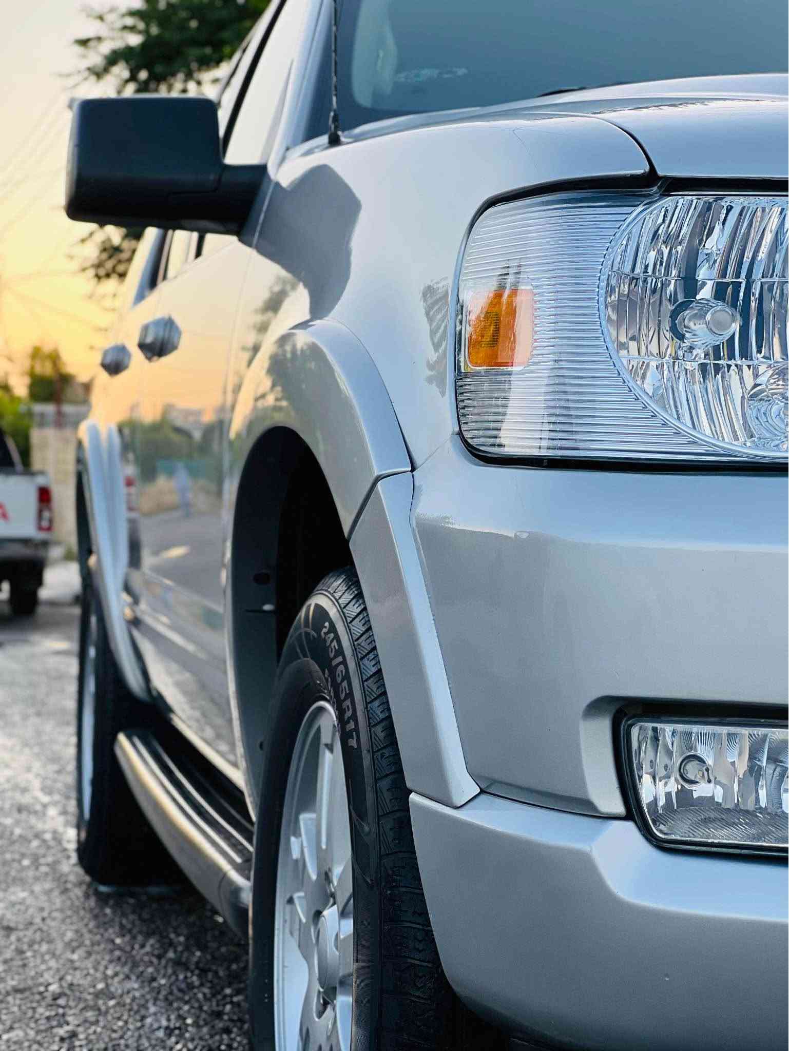 فورد إكسبلورر • ٢٠١٠ • دبل 4x4