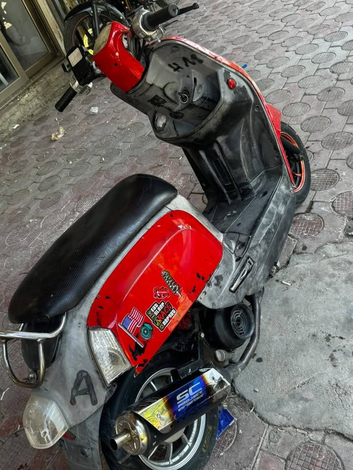 ماكس بوليس كابريتر2008
بيه صلنصهscوكلج امامي خلفي رياضي شلعه ومعدل يشكن الكاع مكينه ناعمه بوشه بلاد 49
سعر 400وبيه مجال
بعقوبه 
نتصل وتدلل***********
