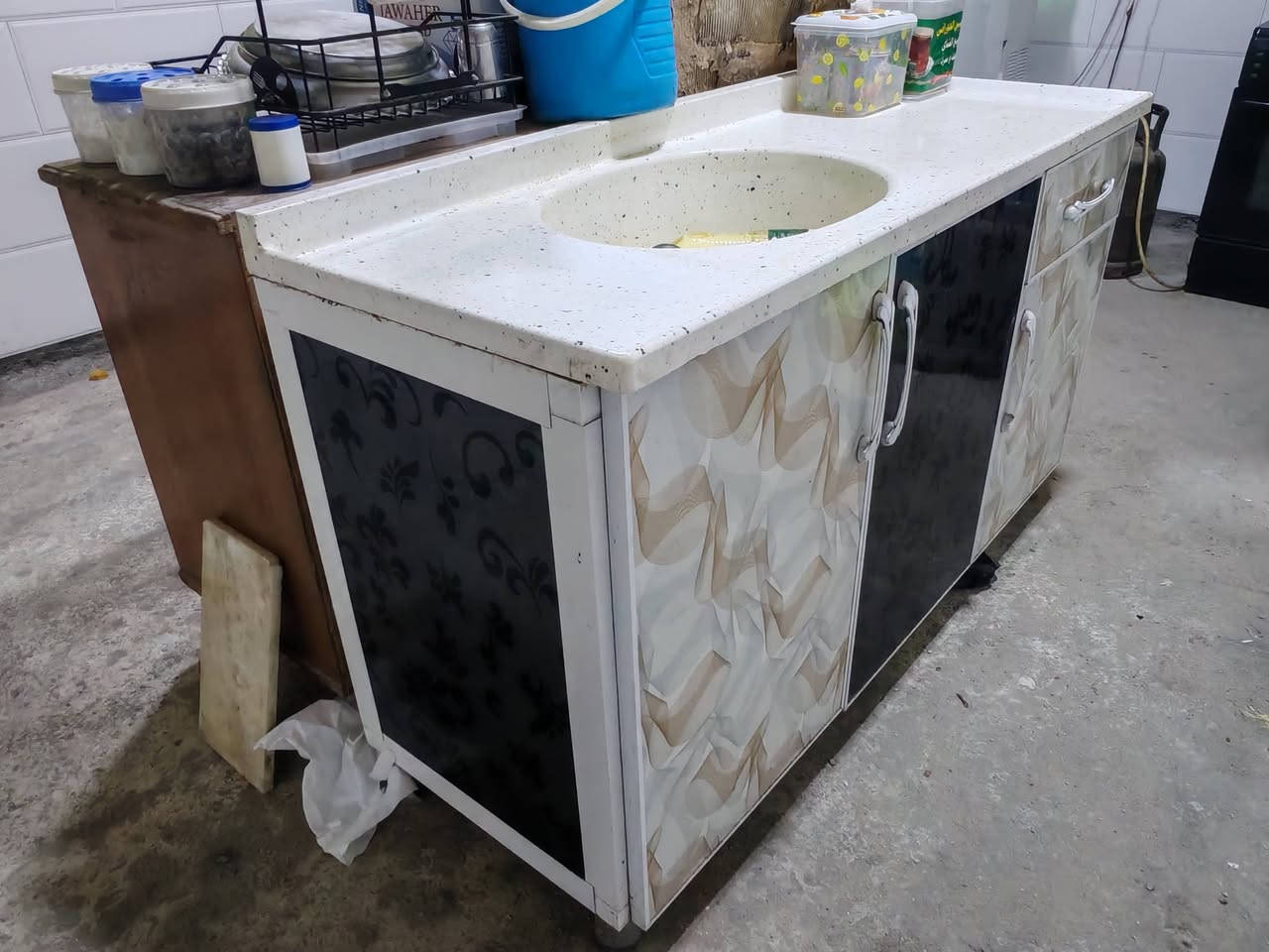 سلام عليكم كاونترات 2  نضاف الاول قطع وحده ابل سنك متر وسعره 60
والثاني نضيف جدا مرمر متر ونص مع ملحق مابي اي ضرر سعره 400 مجال بسيط
عنوان بغداد الشعب نهايه حي أور 
رقم الهاتف ***********
