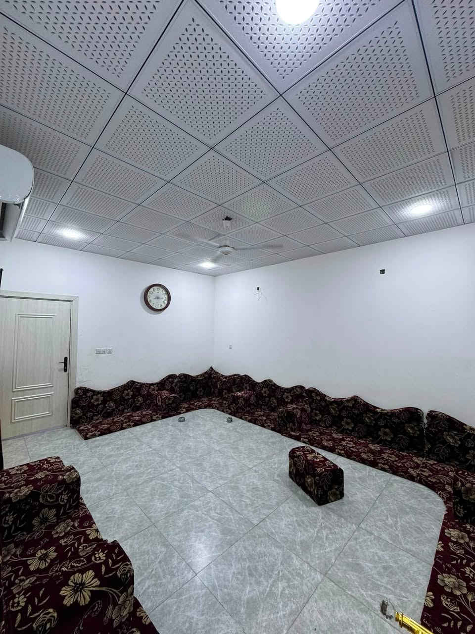 🏠 بيت للبيع – مجمع الخير السكني

📍 الموقع: مجمع الخير السكني، قرب حي المهندسين

📐 المساحة: 200 متر

🏡 طابق ونص

🛏️ 3 غرف نوم

🛋️ صالة

🍳 مطبخ

🚿 براني + مجمع صحيات داخلية

🏫 مدرسة مقابيل البيت

💰 السعر الكلي: 160 مليون دينار

🔹 المطلوب لصاحب البيت: 70 مليون دينار

🔹 والباقي أقساط شهرية للمصرف: 548 ألف

📞 للاستفسار والتواصل:

***********

مكتب حيدر الشمري
