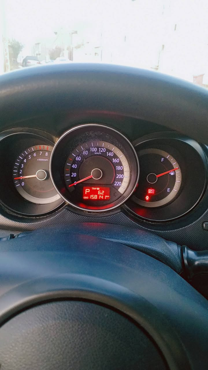 كيه سيراتو 12رقم سيليمانية بيها قطعتين صبغ وبارد موضح بالسونار كير مكينه حداديه تبريد تخم تاير كله جديد مكاني الديوانية 
السعر 94وبيها مجال 
***********
