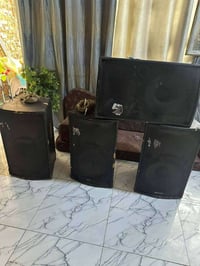 ٤ سماعات وستانات ٢ ولاقطه لاسلكيه شلع ب ٣٥٠ قفلهن حجمهن ١٥ ماعرف نوعهن...