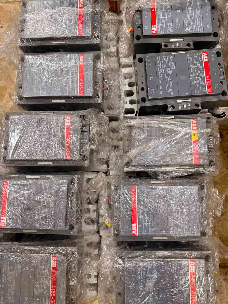 السلام عليكم يتوفر كونتكتر ABB  اصلي باله 250A/  أتواصل ع رقم واتساب ‭***********‬
