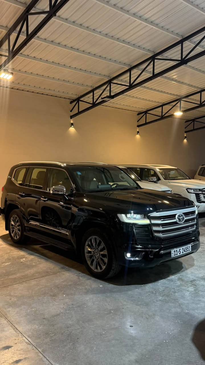 السلام عليكم 
لاندكروز VX 2022 
مكفولة 
كشنات خلفية كهرباء 
صندوك كهرباء 
كراسي خزن 
كشنات تدفئة تبويد 
كشنات كهرباء 
كراسي خلفية تبريد 
سماعات JBL
عداد شاشة 
لايت LED 
شاشات خلفية جبيرة 
شاشة امامية جبيرة 
محرك 4000 
مري شفط 
سايد برسك دكمة 
اوتو هولد 
ماوس انضمة قيادة 

السيارة ساز اصلية 
ماشية 70 الف 
مكفولة عدا رصعتين كلش صغار 
مطلعيهن PDR
مغلفة PPF

السعر 63 الف وبيها مجال 
السيارة VX مو عادية 

***********

